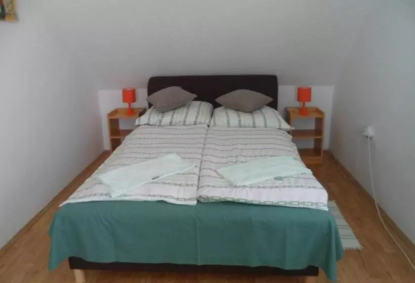 پانسیون Makai Apartman