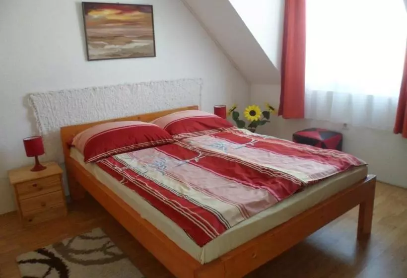 پانسیون Makai Apartman