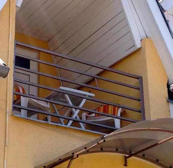 پانسیون Makai Apartman