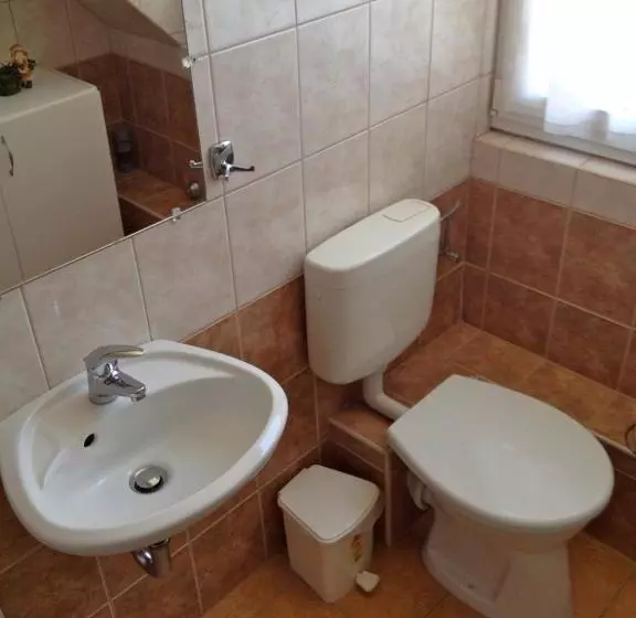 پانسیون Makai Apartman