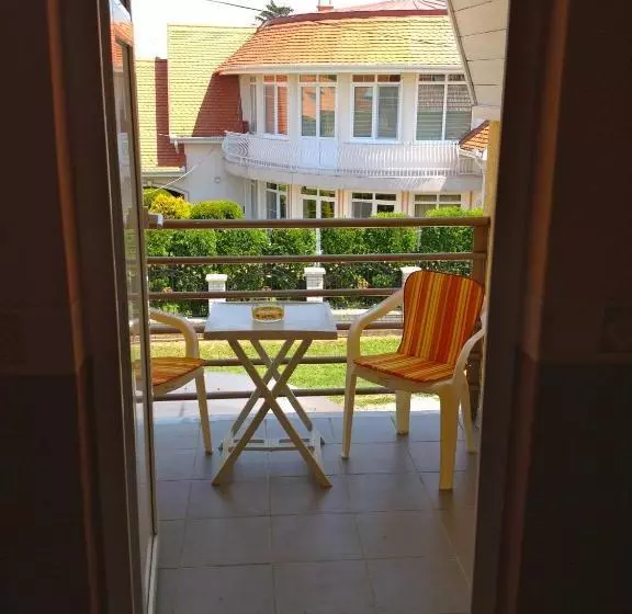 پانسیون Makai Apartman