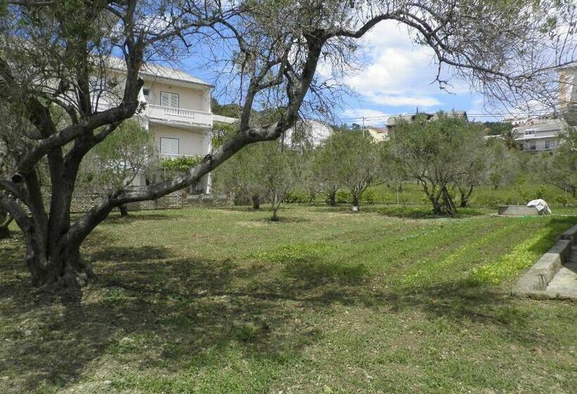פנסיון Rose Rooms At Island Of Rab