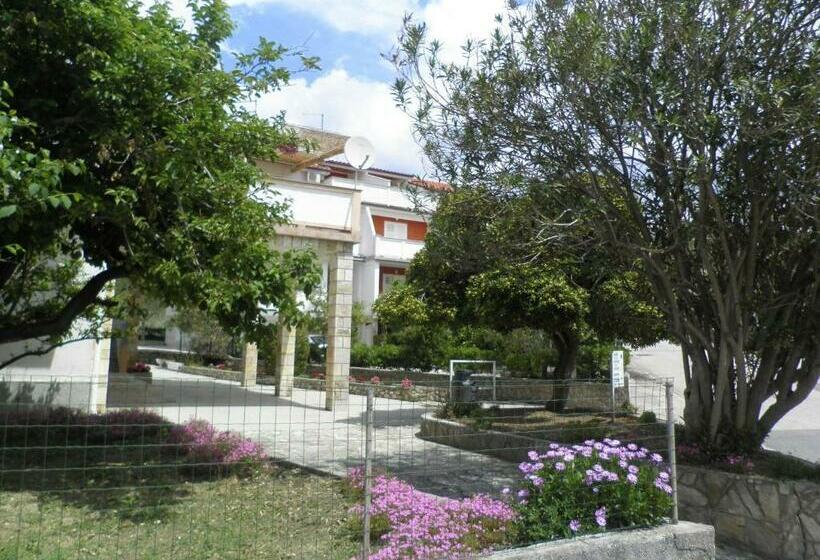 פנסיון Rose Rooms At Island Of Rab