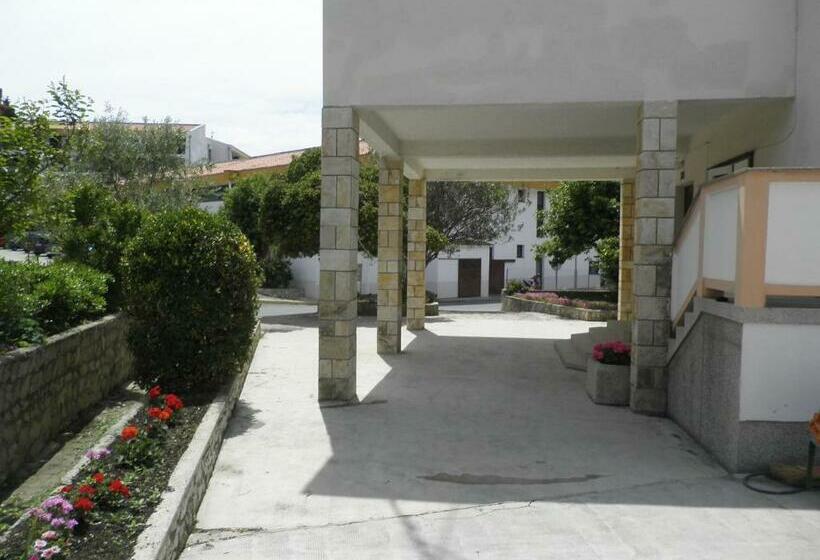 פנסיון Rose Rooms At Island Of Rab