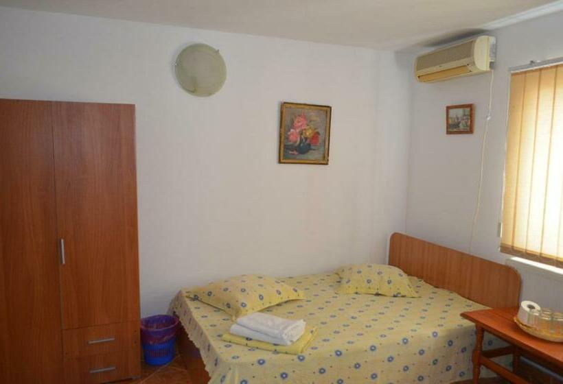 פנסיון Vila Costel&mirela