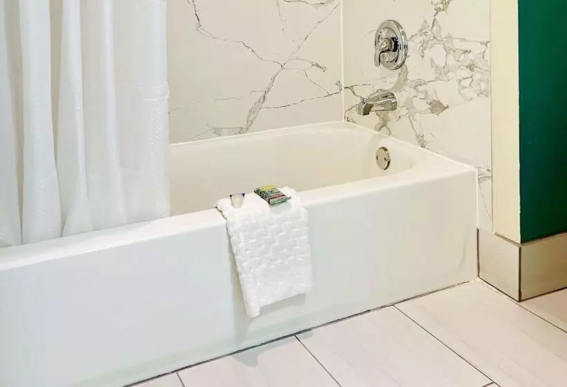 هتل Sleep Inn & Suites