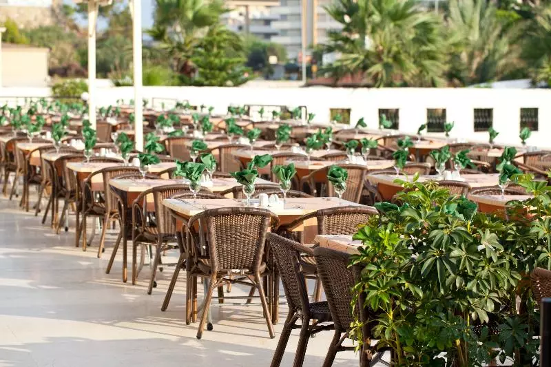 酒店 Arabella World