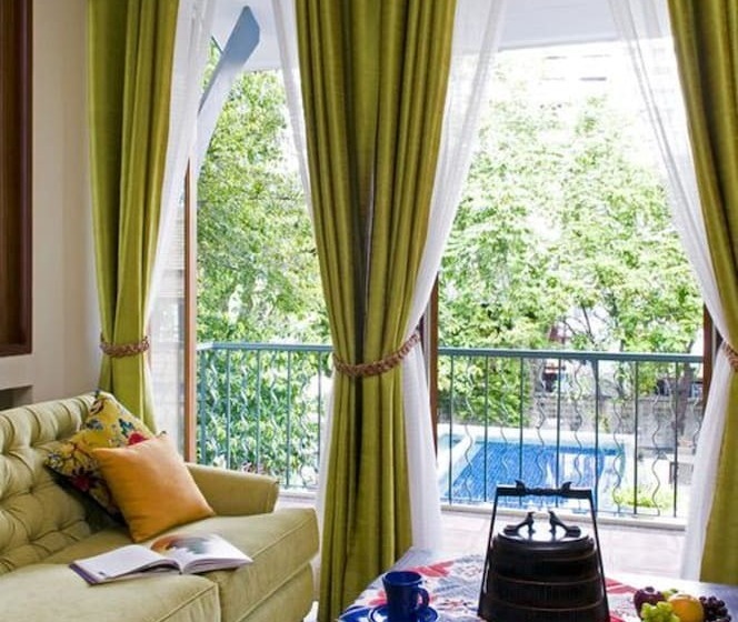 هتل Ariyasom Villa