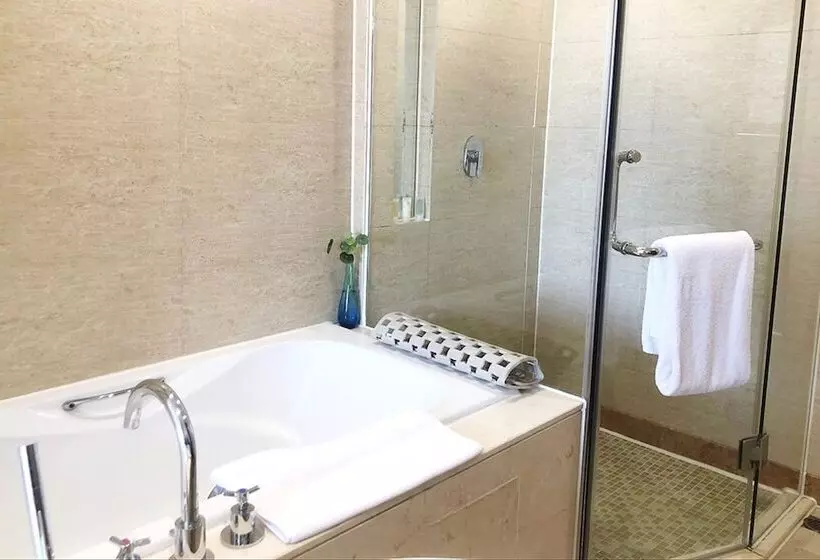 Bayshore Hotel Dalian