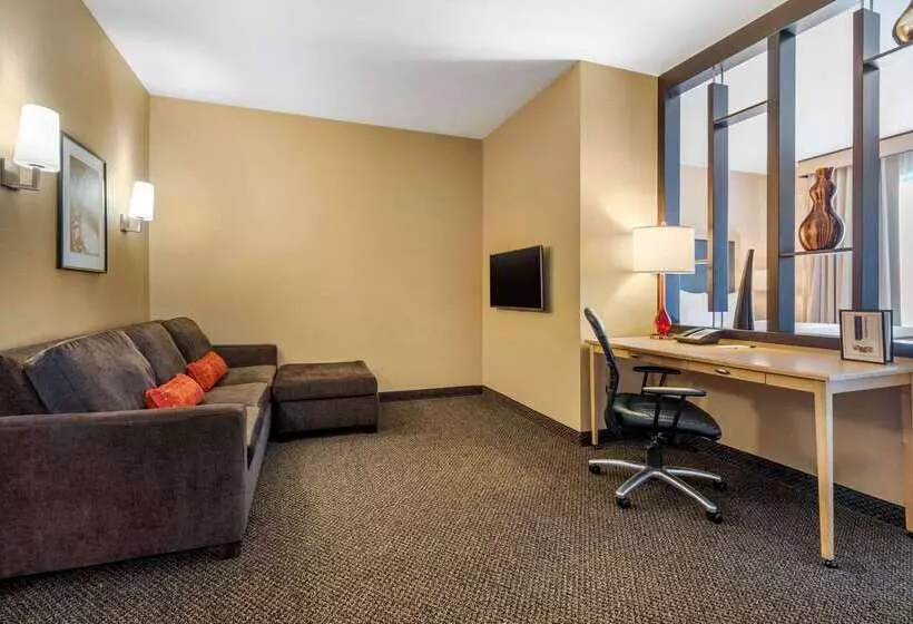 Cambria Hotel Akron   Canton Airport