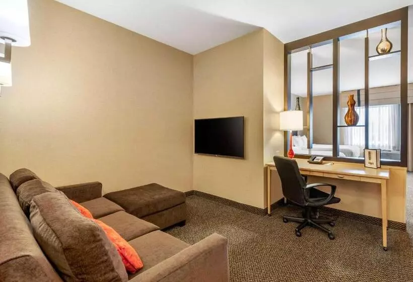 Cambria Hotel Akron   Canton Airport