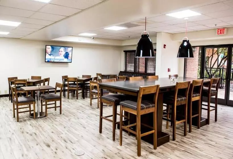 هتل Four Points By Sheraton Greensboro Airport