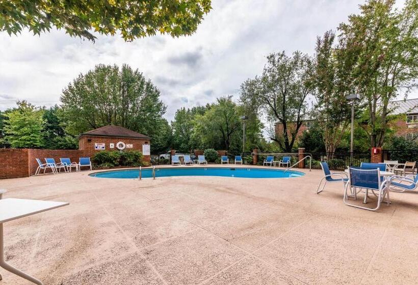 Szálloda Four Points By Sheraton Greensboro Airport