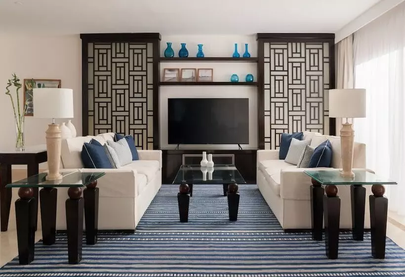 هتل Jaz Elite Crystal, Almaza Bay