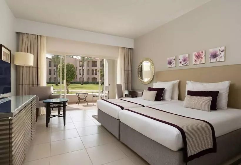 هتل Jaz Elite Crystal, Almaza Bay