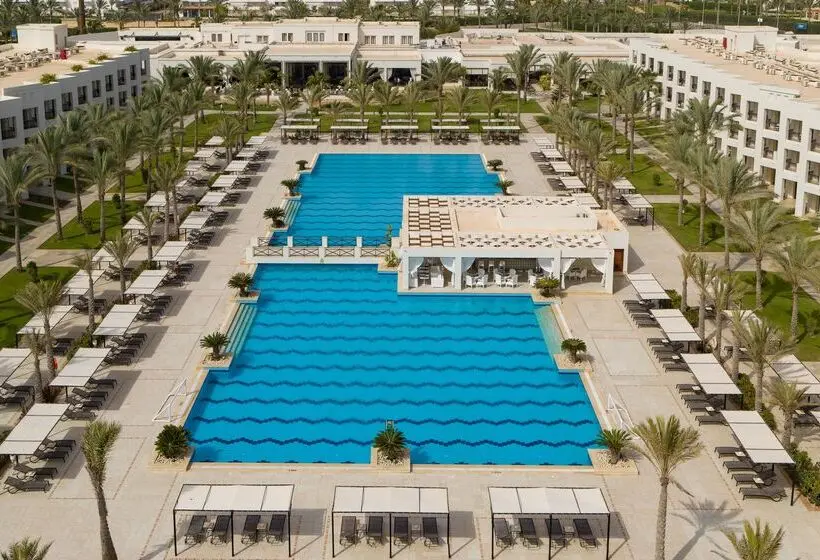 هتل Jaz Elite Crystal, Almaza Bay