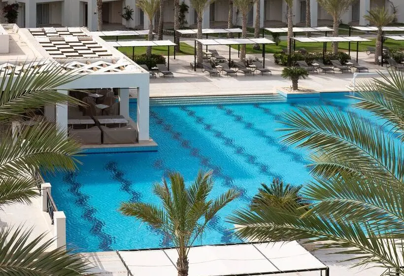 هتل Jaz Elite Crystal, Almaza Bay