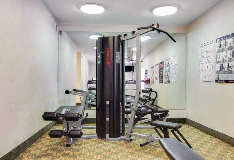 هتل Mainstay Suites Texas Medical Center Reliant Park