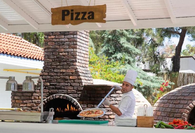 בית מלון כפרי Martı Myra   Ultra All Inclusive