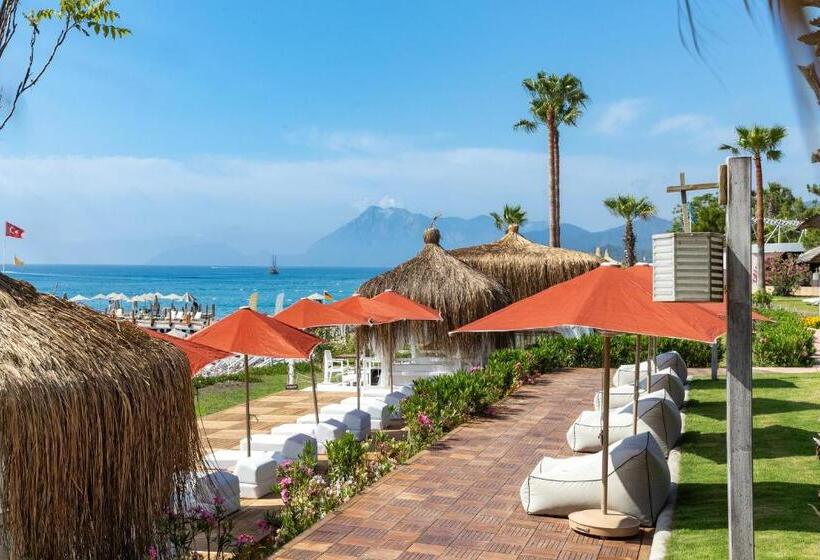 בית מלון כפרי Martı Myra   Ultra All Inclusive