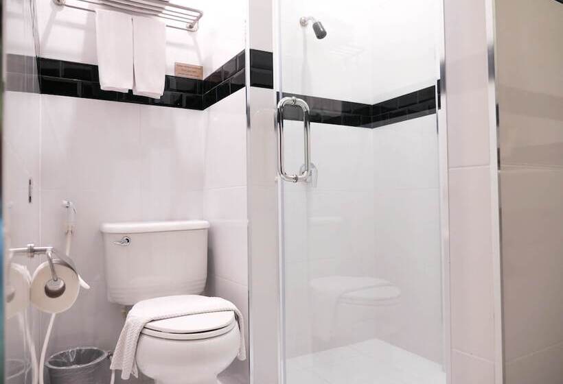 호텔 Royal River Kwai Resort And Spa