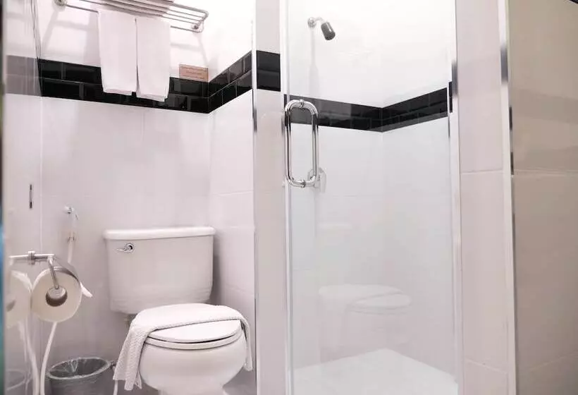 호텔 Royal River Kwai Resort And Spa