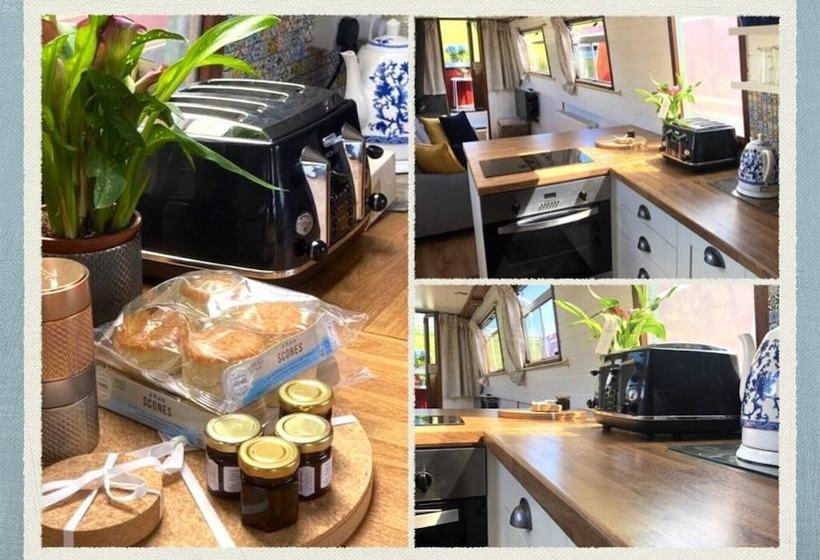 5berth Narrowboat Hire In Stratforduponavon