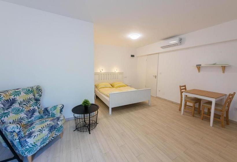 Пансион Hullam Rooms Siofok