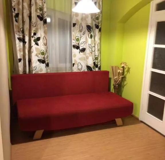 پانسیون Hullam Rooms Siofok
