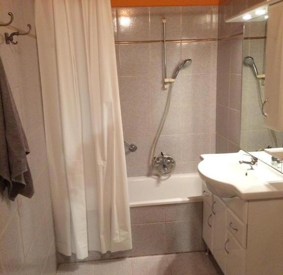 Пансион Hullam Rooms Siofok