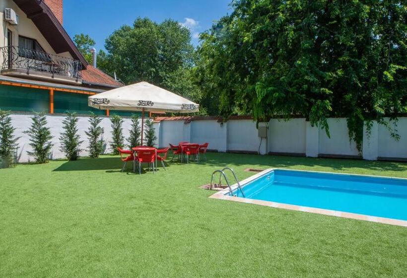 Пансион Hullam Rooms Siofok