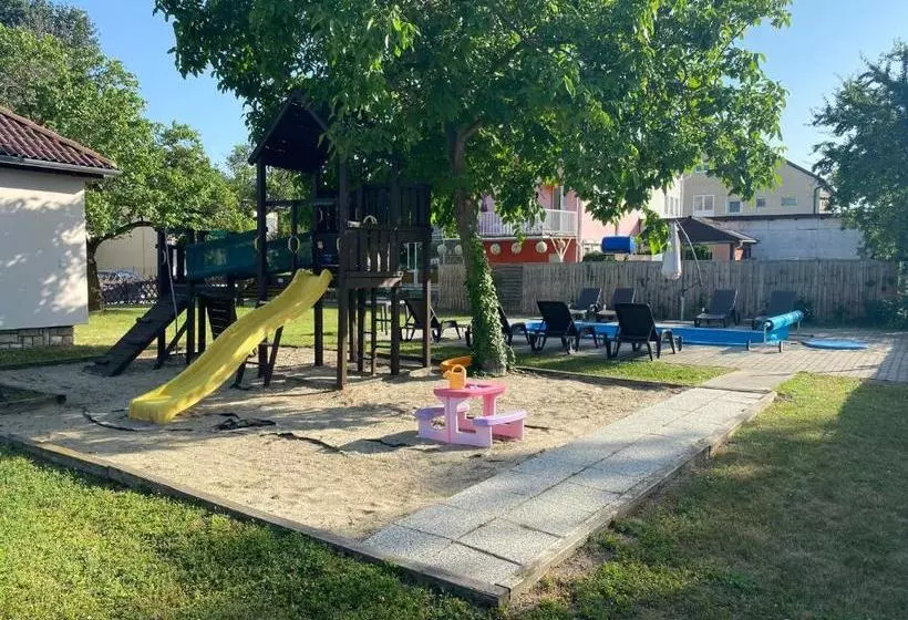ペンション Mf Diana Family Apartment