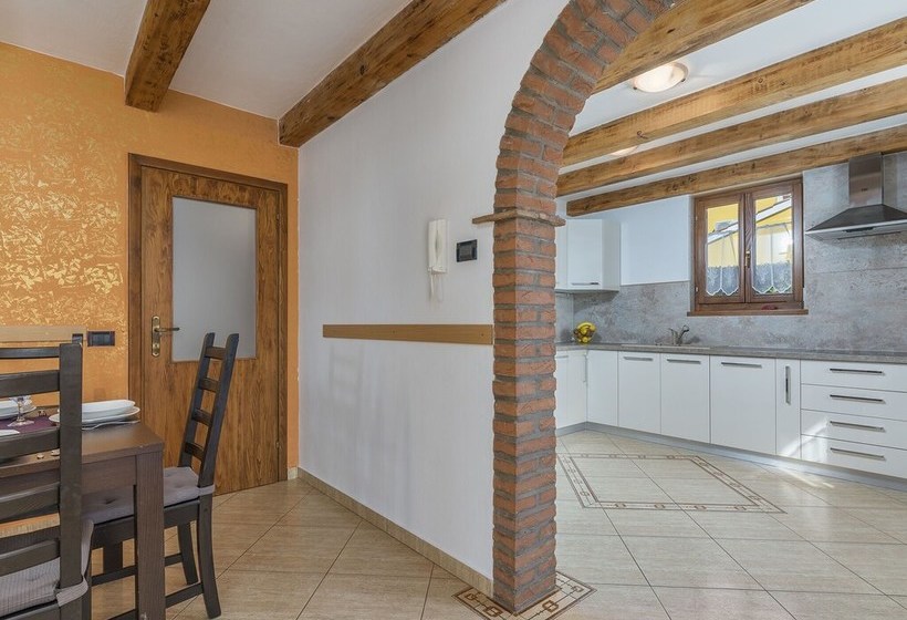 Villa With Private Pool Near The Beach And Porec Center