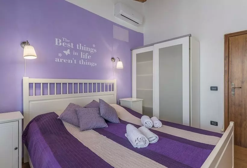 Villa With Private Pool Near The Beach And Porec Center
