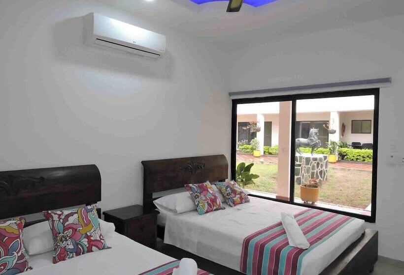 בית מלון כפרי Melgar Villa Valeria Boutique