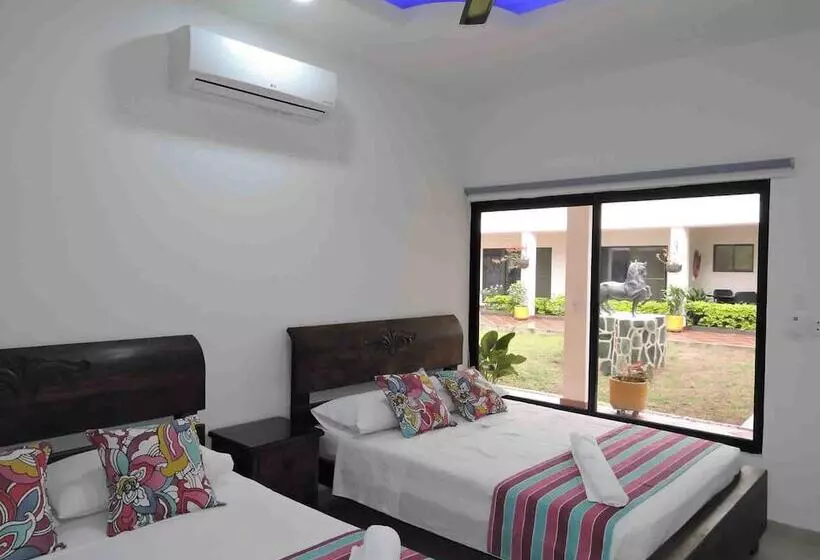 Hotelli Melgar Villa Valeria Boutique