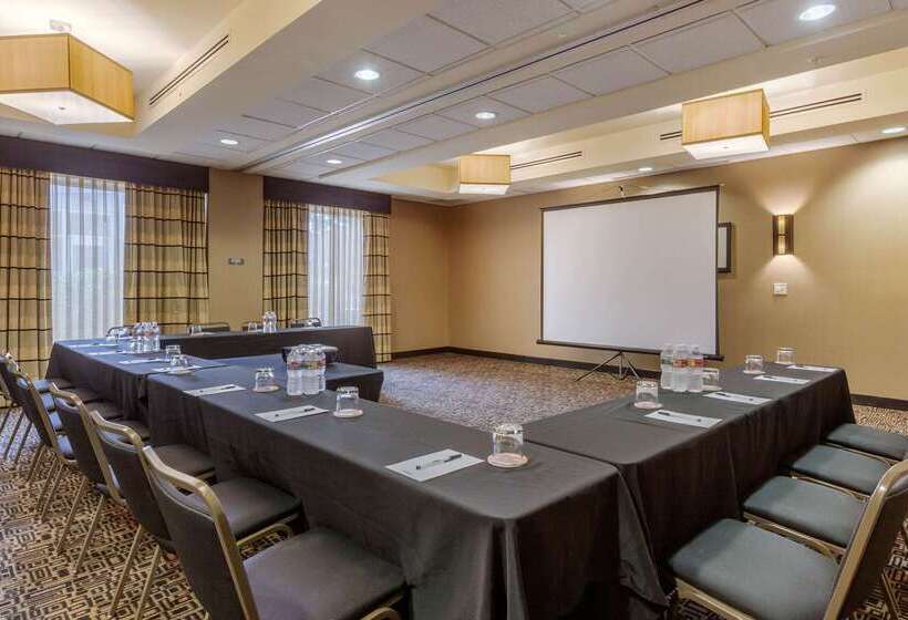 Cambria Hotel Denver International Airport