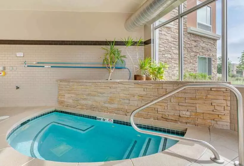 Cambria Hotel Denver International Airport