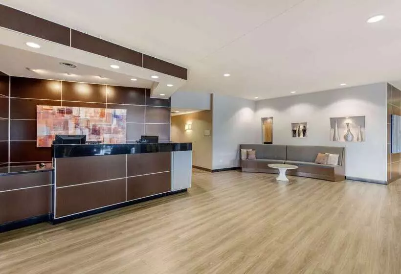 Cambria Hotel Denver International Airport