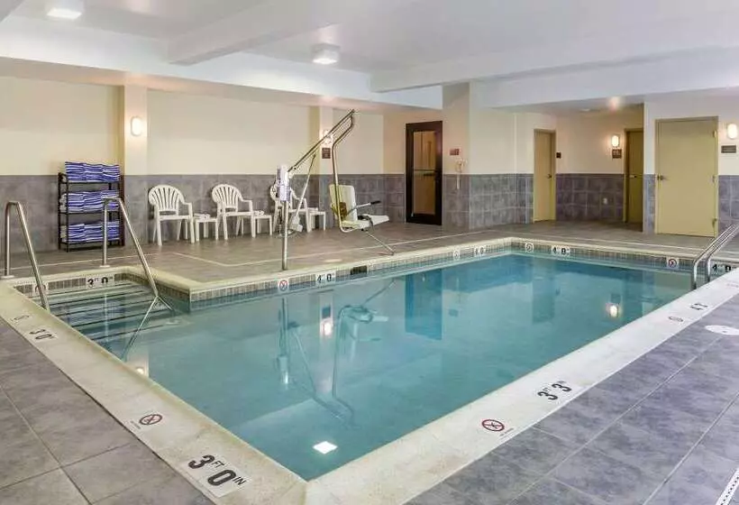 هتل Comfort Suites Amish Country