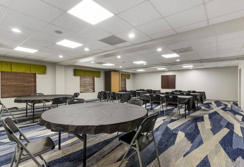 فندق Comfort Suites Atlanta Airport