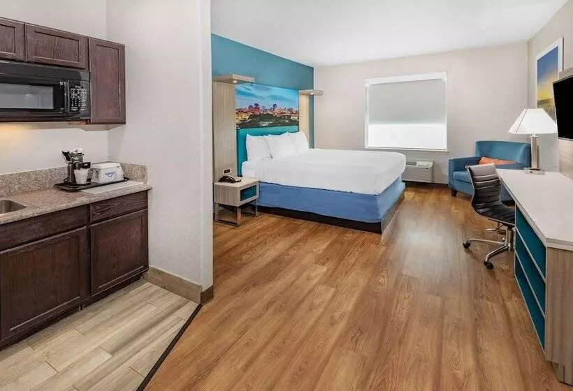酒店 Days Inn & Suites By Wyndham San Antonio Near Frost Bank Center