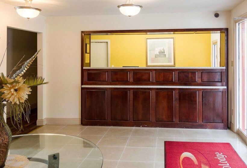 Отель Econo Lodge Petersburg Fort Lee