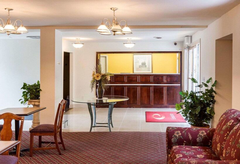 Отель Econo Lodge Petersburg Fort Lee