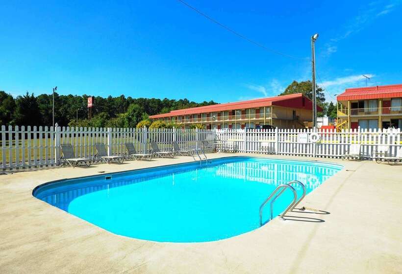 Отель Econo Lodge Petersburg Fort Lee