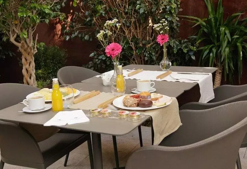 هتل Eurostars Sevilla Boutique