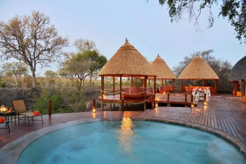 Отель Hoyo Hoyo Safari Lodge
