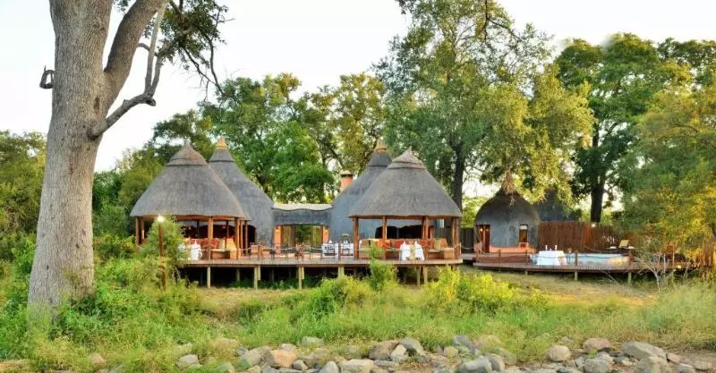 Отель Hoyo Hoyo Safari Lodge