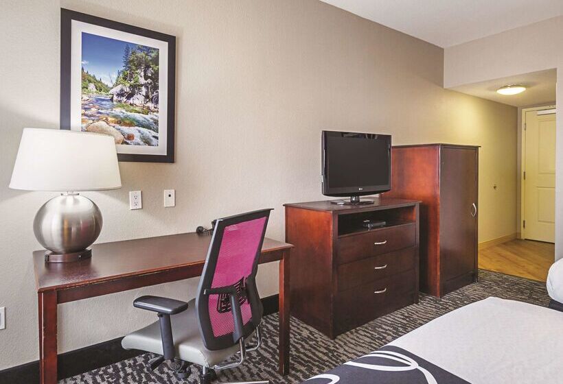 هتل La Quinta By Wyndham Fresno Northwest