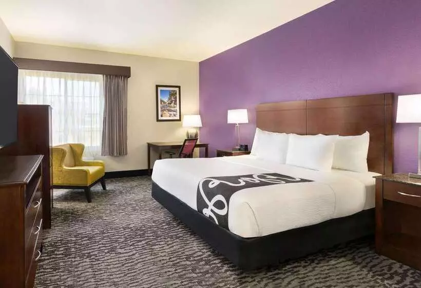 Отель La Quinta By Wyndham Fresno Northwest